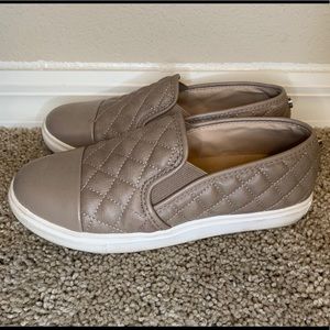 Steve Madden slip on sneaker